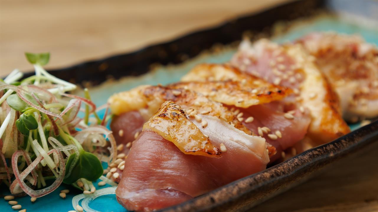 宴会や貸切りで地鶏料理が人気の居酒屋を四日市市でお探しなら【鶏'sすたいる】がおすすめ。テイクアウトOK.